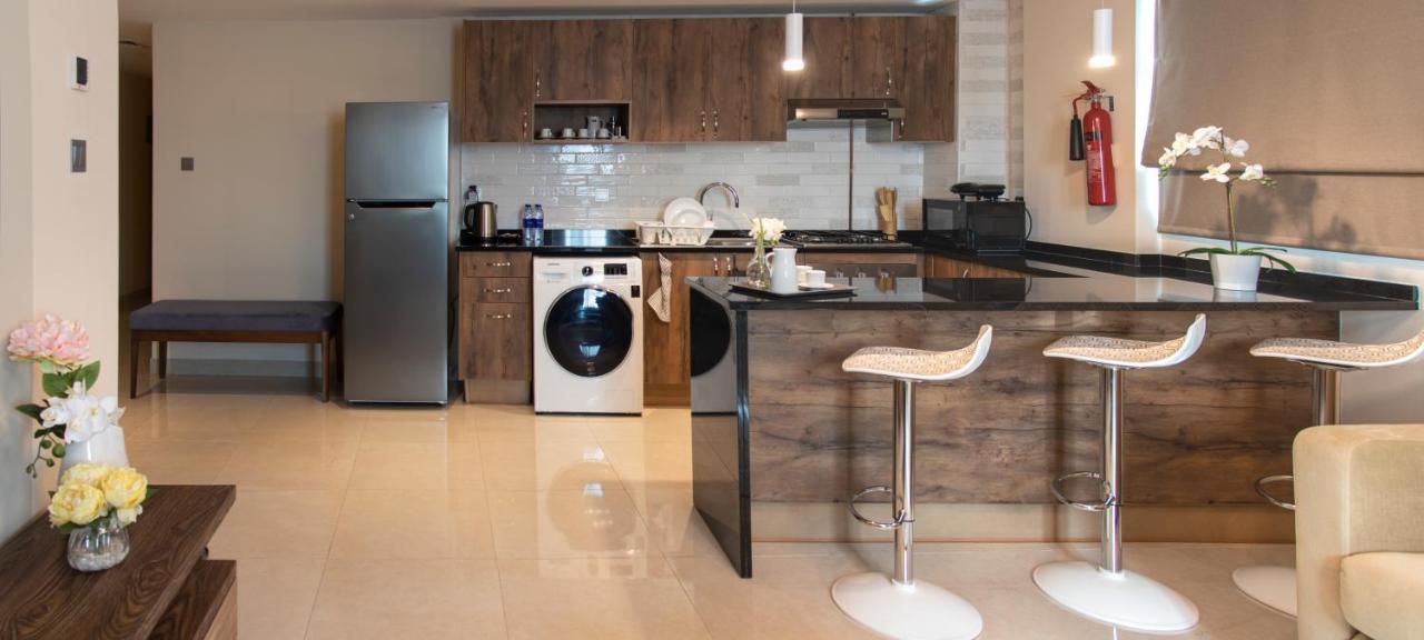 Viola Hotel Apartments 샤르자 외부 사진