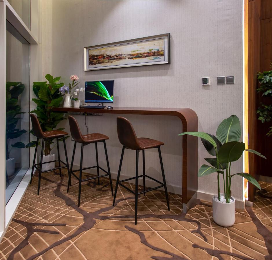 Viola Hotel Apartments 샤르자 외부 사진